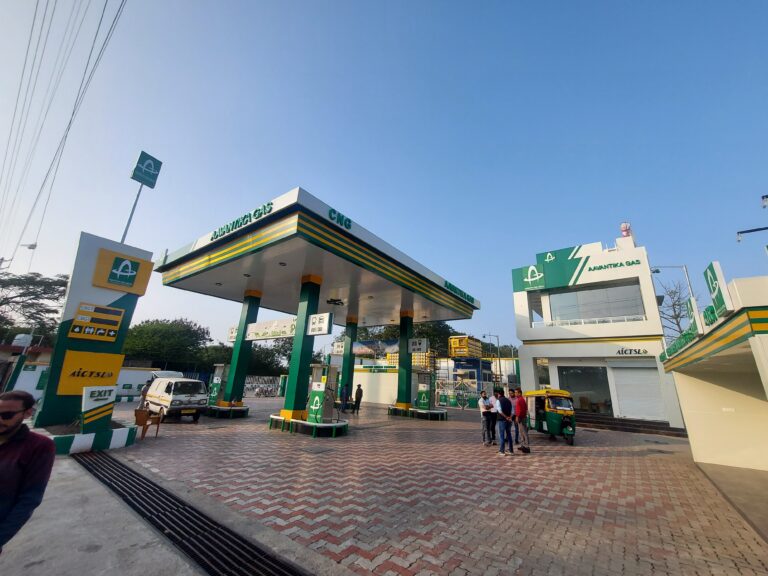 A Green Milestone: Indore's First CNG Filling Station now open in Vijay Nagar.