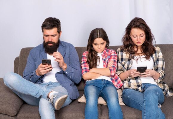 One Sunday Without Social Media Could Change More Than Your Screen Time